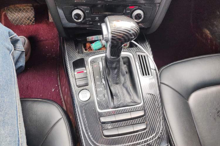 Used Audi A4L 2016 35 TFSI Collector's Edition Automatic Standard Model Gear Lever