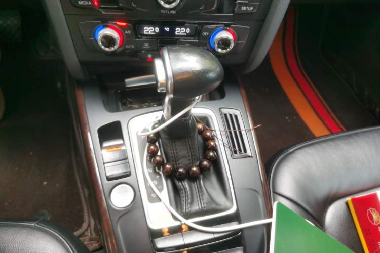 Used Audi A4L 2016 35 TFSI Collector's Edition Automatic Standard Model Gear Lever