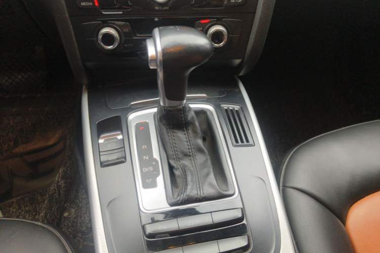 Used Audi A4L 2016 35 TFSI Automatic Standard Model Gear Lever