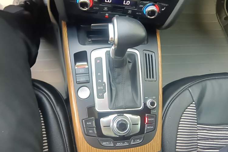 Used Audi A4L 2016 35 TFSI Collection Edition S line Luxury Model Gear Lever