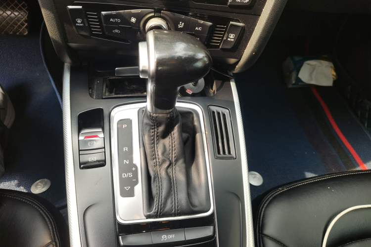 Used Audi A4L 2016 30 TFSI Collector's Edition Automatic Comfort Model Gear Lever