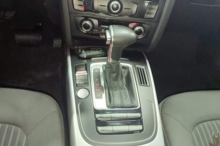 Used Audi A4L 2016 35 TFSI Collector's Edition Automatic Standard Model Gear Lever
