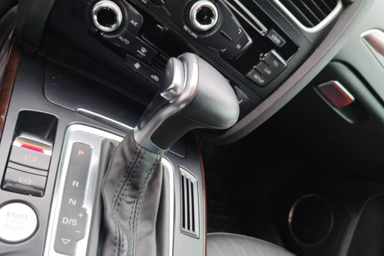 Used Audi A4L 2016 35 TFSI Collection Edition S line Comfort Model Gear Lever