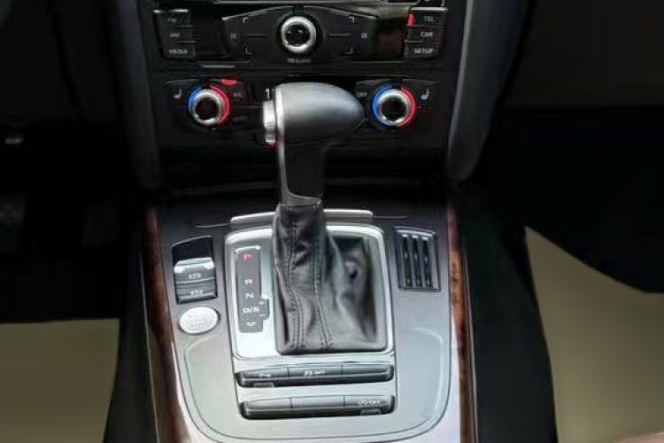 Used Audi A4L 2016 35 TFSI Collection Edition S line Comfort Model Gear Lever