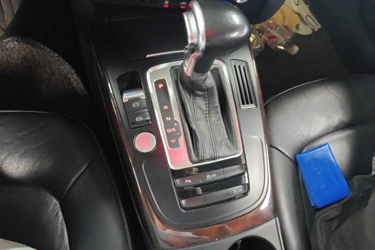 Used Audi A4L 2016 35 TFSI Automatic Comfort Model Gear Lever