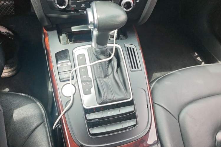Used Audi A4L 2016 35 TFSI Collection Edition S line Comfort Model Gear Lever