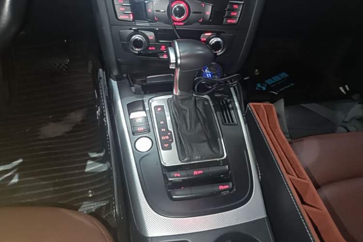 Used Audi A4L 2016 35 TFSI Collector's Edition Automatic Standard Model Gear Lever