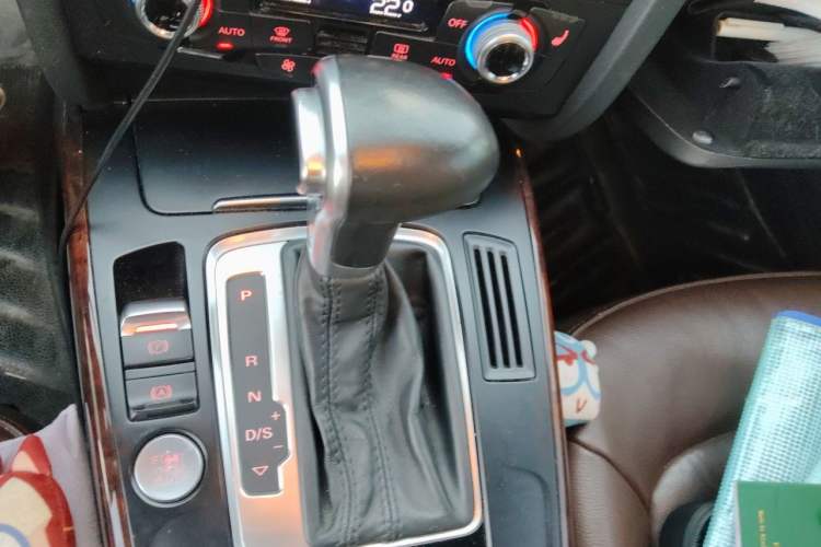Used Audi A4L 2016 35 TFSI Collection Edition S line Comfort Model Gear Lever