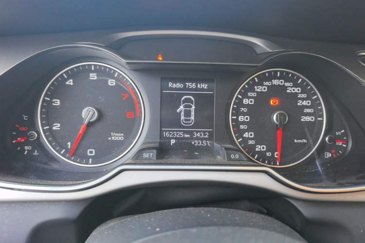 Used Audi A4L 2016 35 TFSI Automatic Comfort Model Instrument Cluster
