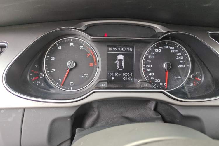 Used Audi A4L 2016 30 TFSI Collector's Edition Automatic Comfort Model Instrument Cluster
