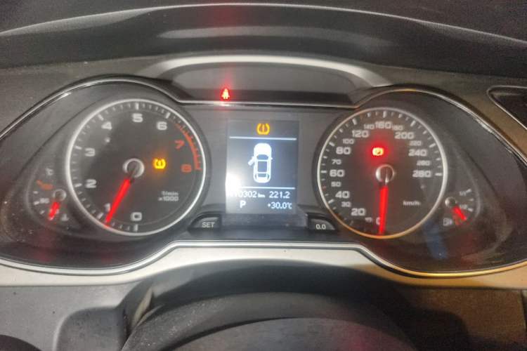 Used Audi A4L 2016 35 TFSI Collector's Edition Automatic Standard Model Instrument Cluster