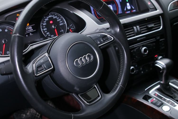 Used Audi A4L 2016 35 TFSI Automatic Comfort Model Interior 1
