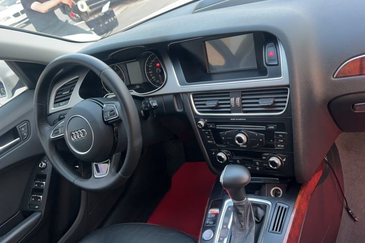 Used Audi A4L 2016 35 TFSI Automatic Comfort Model Interior 2