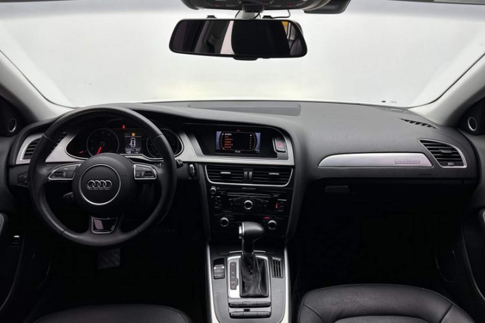 Used Audi A4L 2016 45 TFSI Collection Edition quattro Personalized Sports Model Interior 2