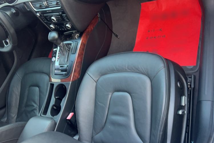 Used Audi A4L 2016 35 TFSI Automatic Comfort Model Interior 3