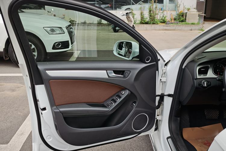 Used Audi A4L 2016 45 TFSI Collection Edition quattro Personalized Sports Model Interior 9