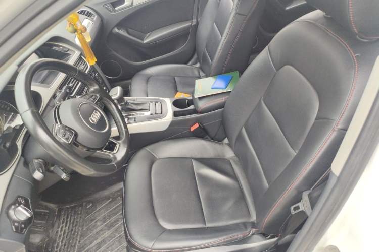 Used Audi A4L 2016 45 TFSI Collection Edition quattro Personalized Sports Model Left Front Seat