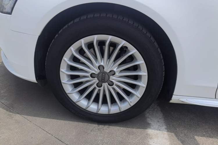 Used Audi A4L 2016 35 TFSI Collector's Edition Automatic Standard Model Left Front Wheel Hub
