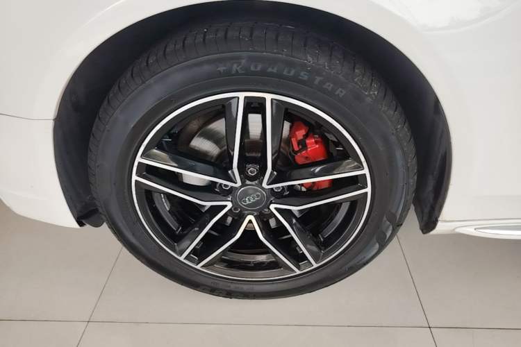 Used Audi A4L 2016 35 TFSI Collection Edition S line Comfort Model Left Front Wheel Hub