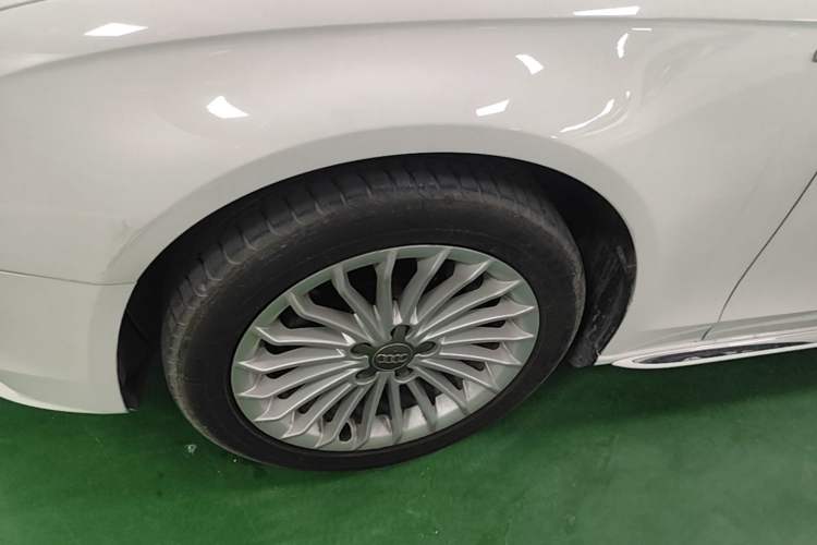 Used Audi A4L 2016 35 TFSI Collector's Edition Automatic Standard Model Left Front Wheel Hub