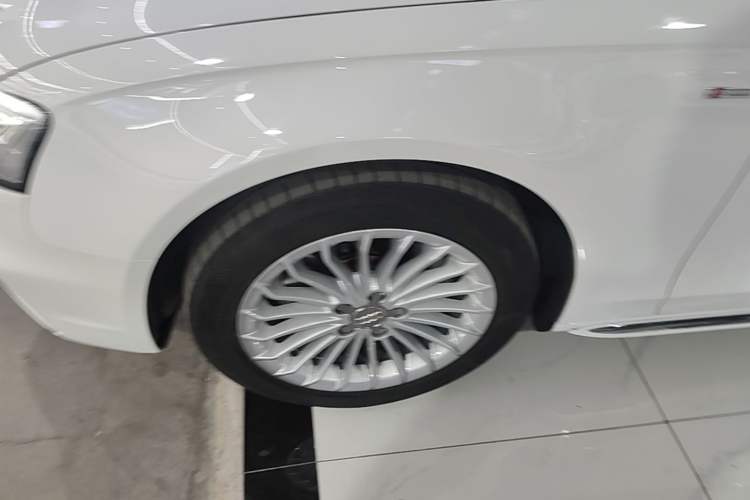 Used Audi A4L 2016 35 TFSI Collection Edition S line Comfort Model Left Front Wheel Hub