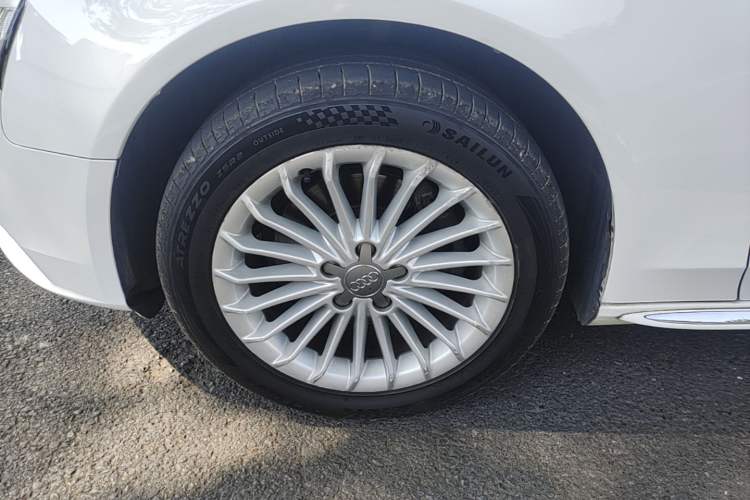 Used Audi A4L 2016 35 TFSI Collector's Edition Automatic Standard Model Left Front Wheel Hub