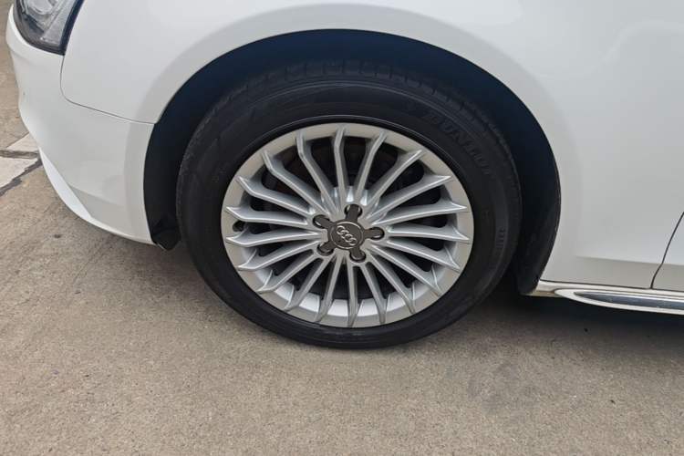 Used Audi A4L 2016 35 TFSI Collector's Edition Automatic Standard Model Left Front Wheel Hub