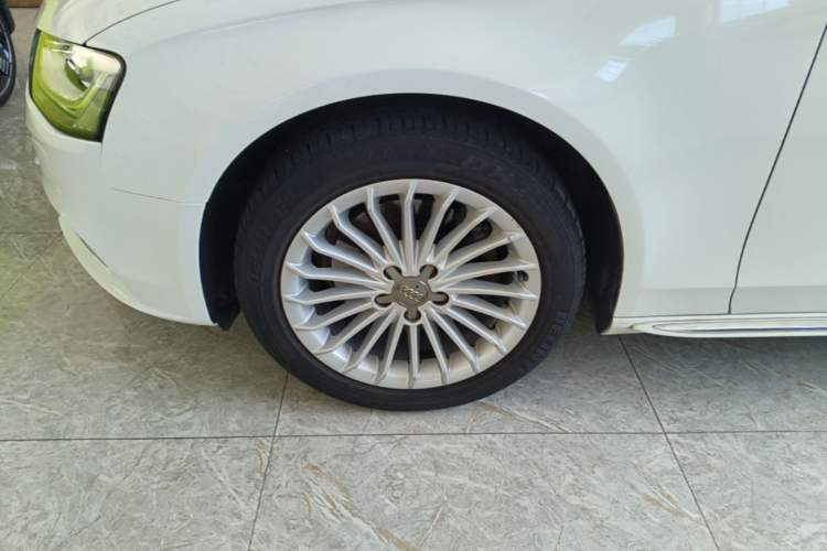Used Audi A4L 2016 35 TFSI Automatic Standard Model Left Front Wheel Hub