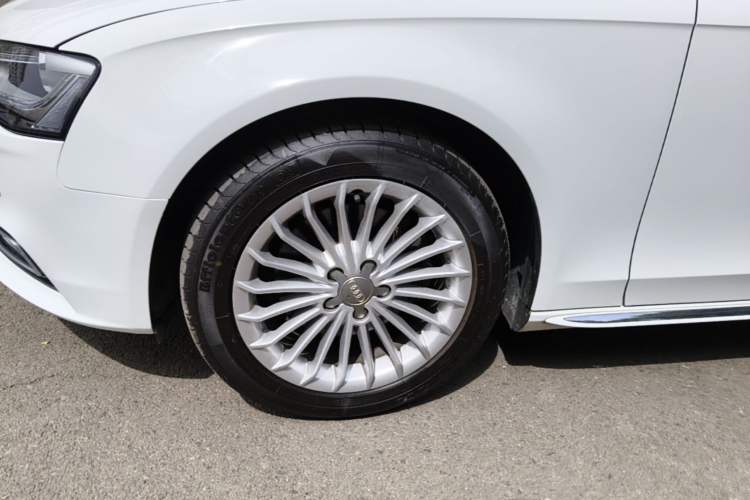 Used Audi A4L 2016 35 TFSI Collector's Edition Automatic Standard Model Left Front Wheel Hub