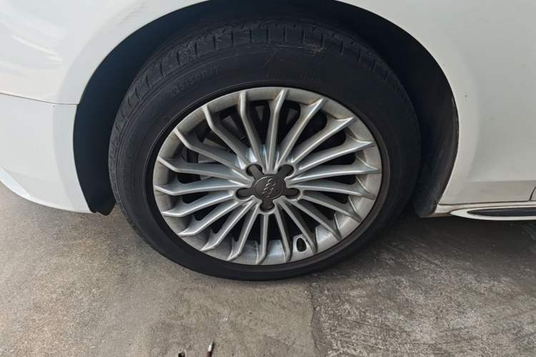 Used Audi A4L 2016 35 TFSI Collector's Edition Automatic Standard Model Left Front Wheel Hub