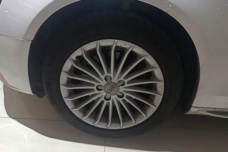 Used Audi A4L 2016 35 TFSI Collector's Edition Automatic Standard Model Left Front Wheel Hub