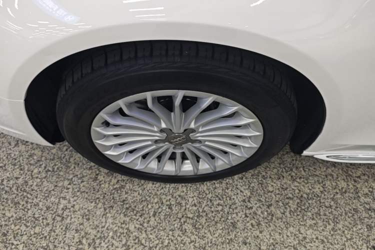 Used Audi A4L 2016 35 TFSI Collection Edition S line Comfort Model Left Front Wheel Hub