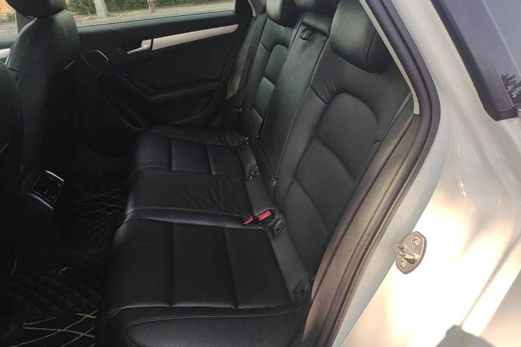 Used Audi A4L 2016 35 TFSI Collector's Edition Automatic Standard Model Left Rear Seat