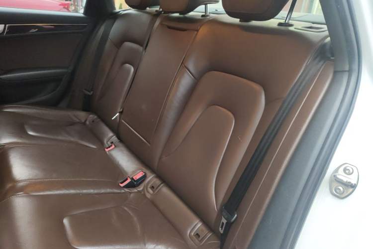 Used Audi A4L 2016 35 TFSI Collector's Edition Automatic Standard Model Left Rear Seat