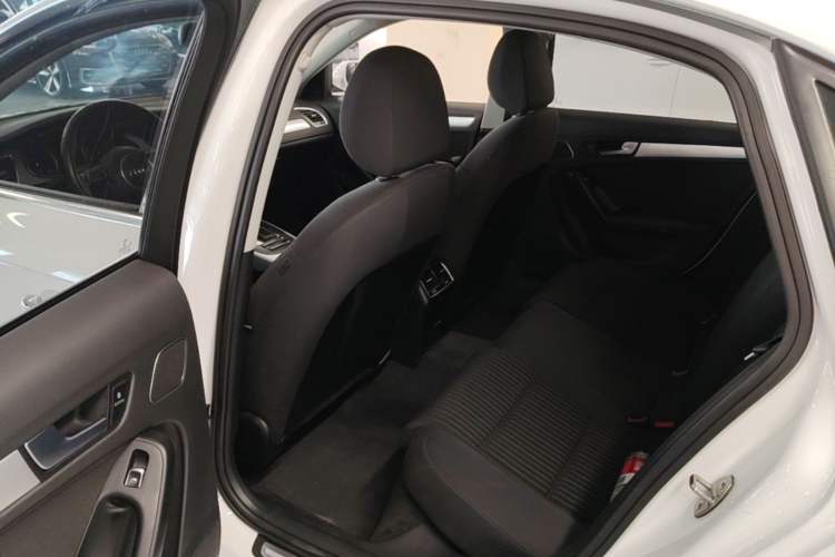 Used Audi A4L 2016 35 TFSI Collector's Edition Automatic Standard Model Left Rear Seat