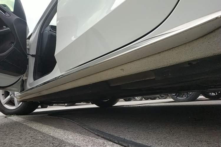 Used Audi A4L 2016 30 TFSI Collector's Edition Automatic Comfort Model Left Side Sill