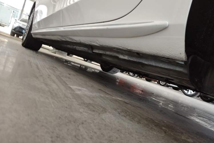 Used Audi A4L 2016 35 TFSI Automatic Comfort Model Left Side Sill