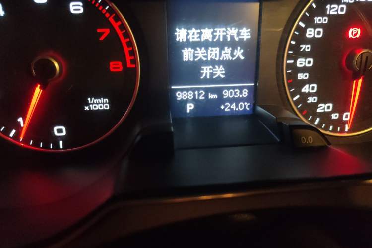 Used Audi A4L 2016 35 TFSI Collector's Edition Automatic Standard Model Odometer Close Up