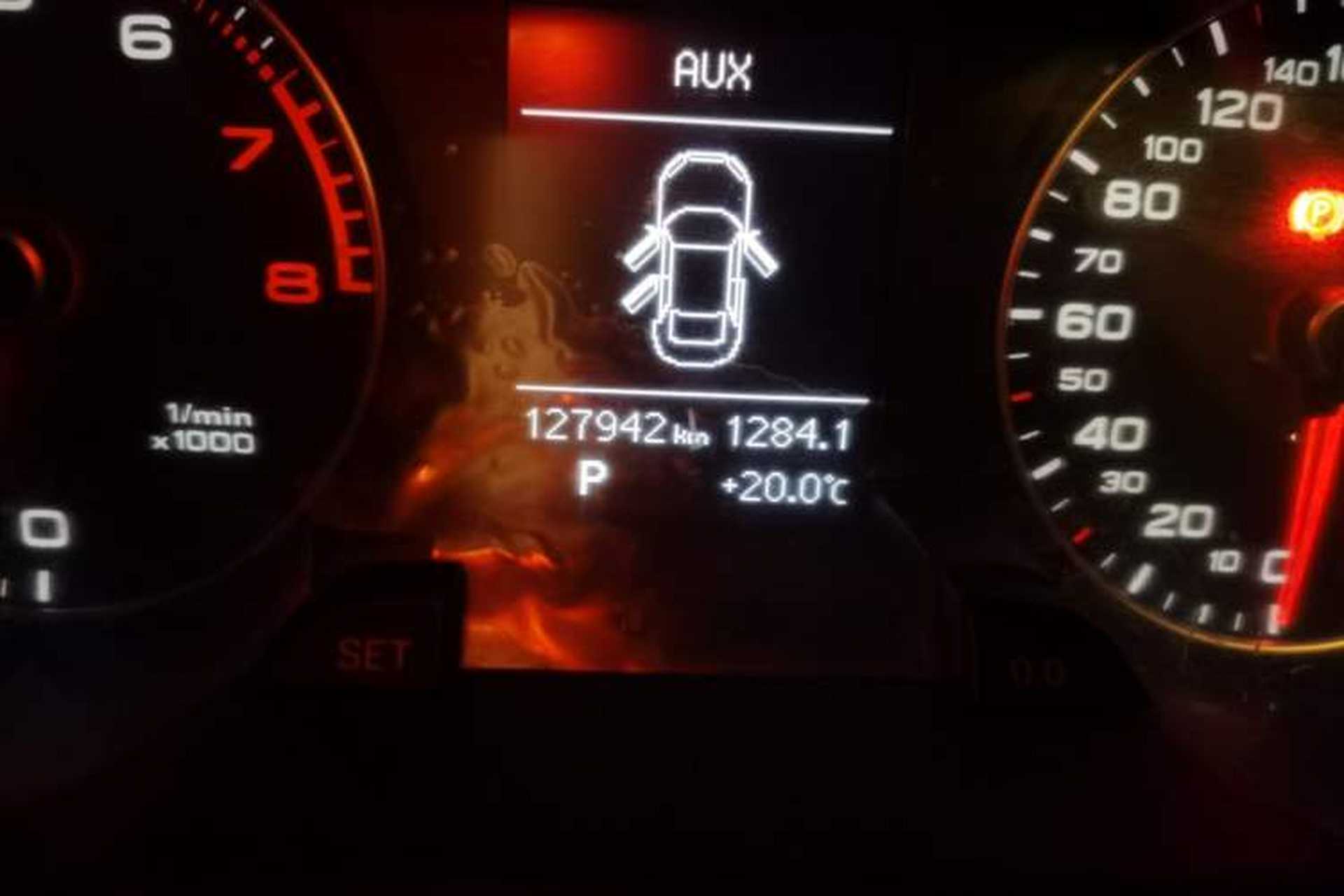 Used Audi A4L 2016 35 TFSI Automatic Standard Model Odometer Close Up