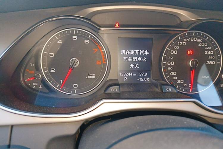 Used Audi A4L 2016 35 TFSI Automatic Standard Model Odometer Close Up