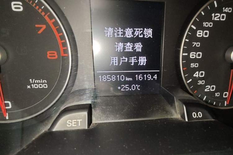Used Audi A4L 2016 35 TFSI Collector's Edition Automatic Standard Model Odometer Close Up