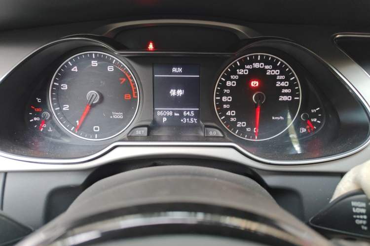 Used Audi A4L 2016 35 TFSI Collection Edition S line Comfort Model Odometer Close Up