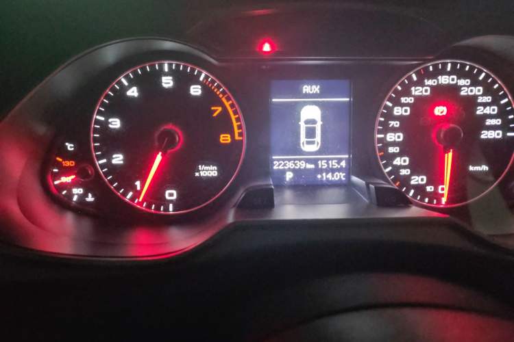 Used Audi A4L 2016 35 TFSI Collector's Edition Automatic Standard Model Odometer Close Up