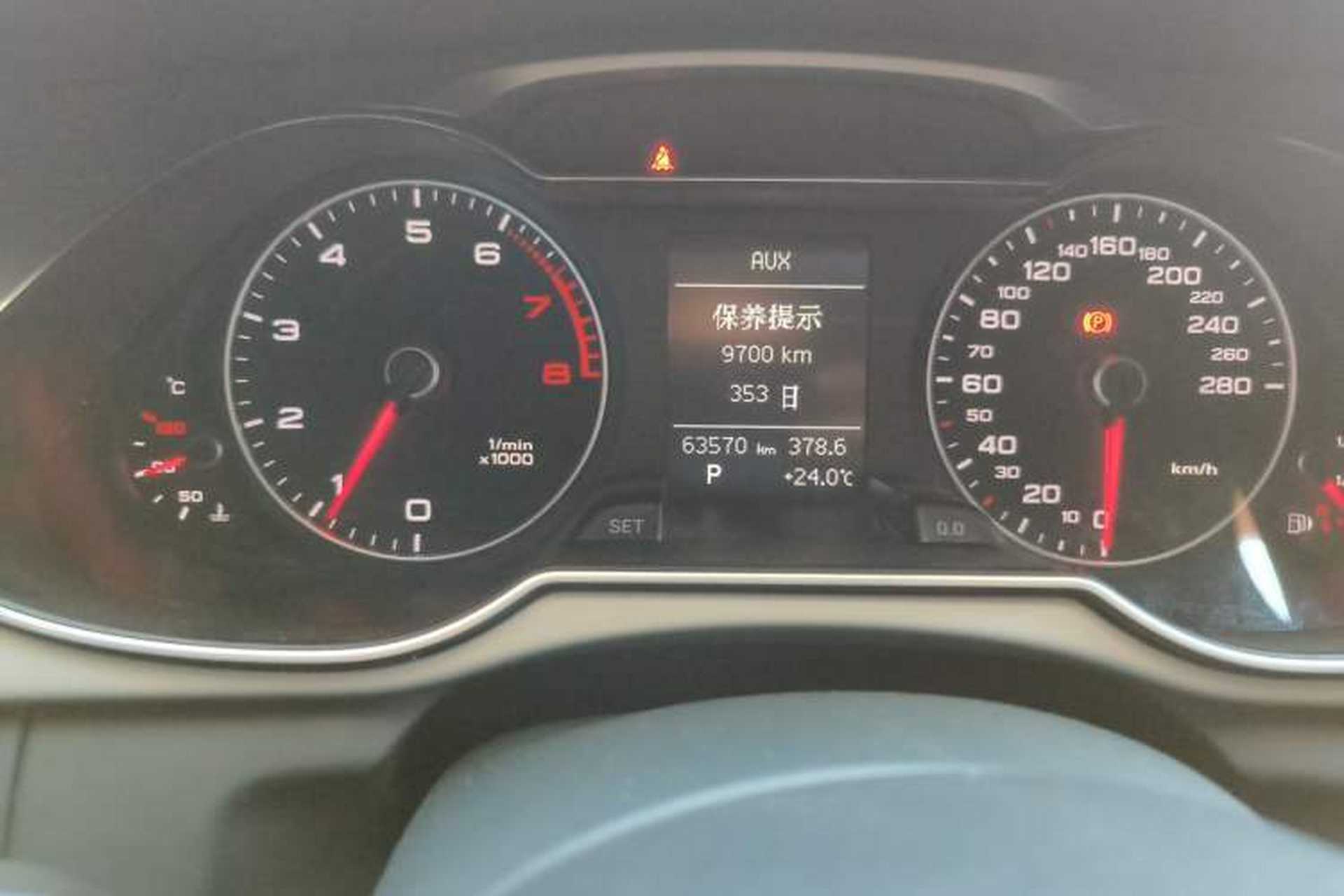 Used Audi A4L 2016 35 TFSI Collection Edition S line Comfort Model Odometer Close Up