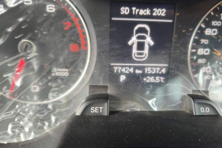 Used Audi A4L 2016 35 TFSI Collection Edition S line Comfort Model Odometer Close Up