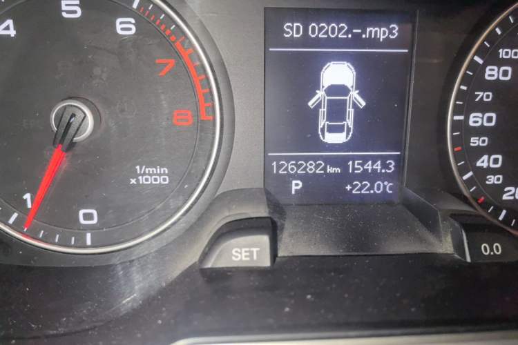 Used Audi A4L 2016 45 TFSI Collection Edition quattro Personalized Sports Model Odometer Close Up