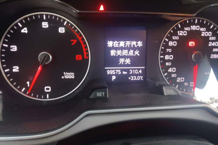 Used Audi A4L 2016 30 TFSI Collector's Edition Automatic Comfort Model Odometer Close Up