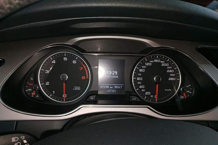 Used Audi A4L 2016 30 TFSI Collector's Edition Automatic Comfort Model Odometer Close Up