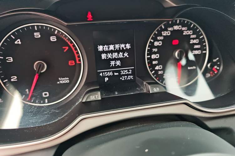 Used Audi A4L 2016 35 TFSI Collection Edition S line Comfort Model Odometer Close Up