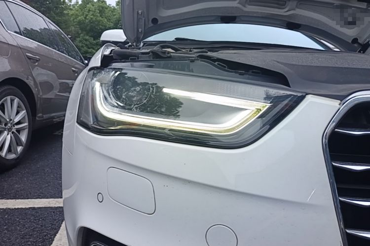 Used Audi A4L 2016 35 TFSI Collector's Edition Automatic Standard Model Right Front Headlight